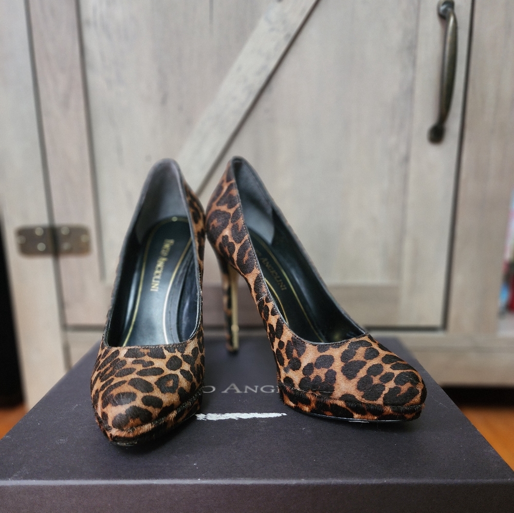Enzo Angiolini Leopard pumps heels (size 6.5)